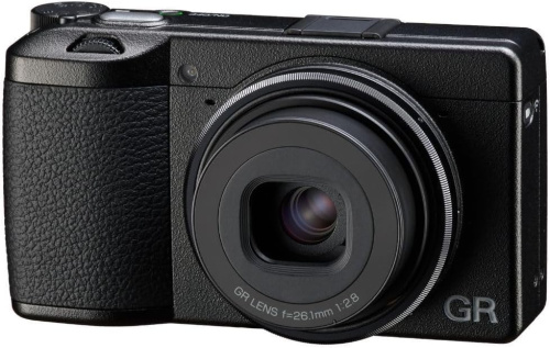 Ricoh GR III | vista frontal